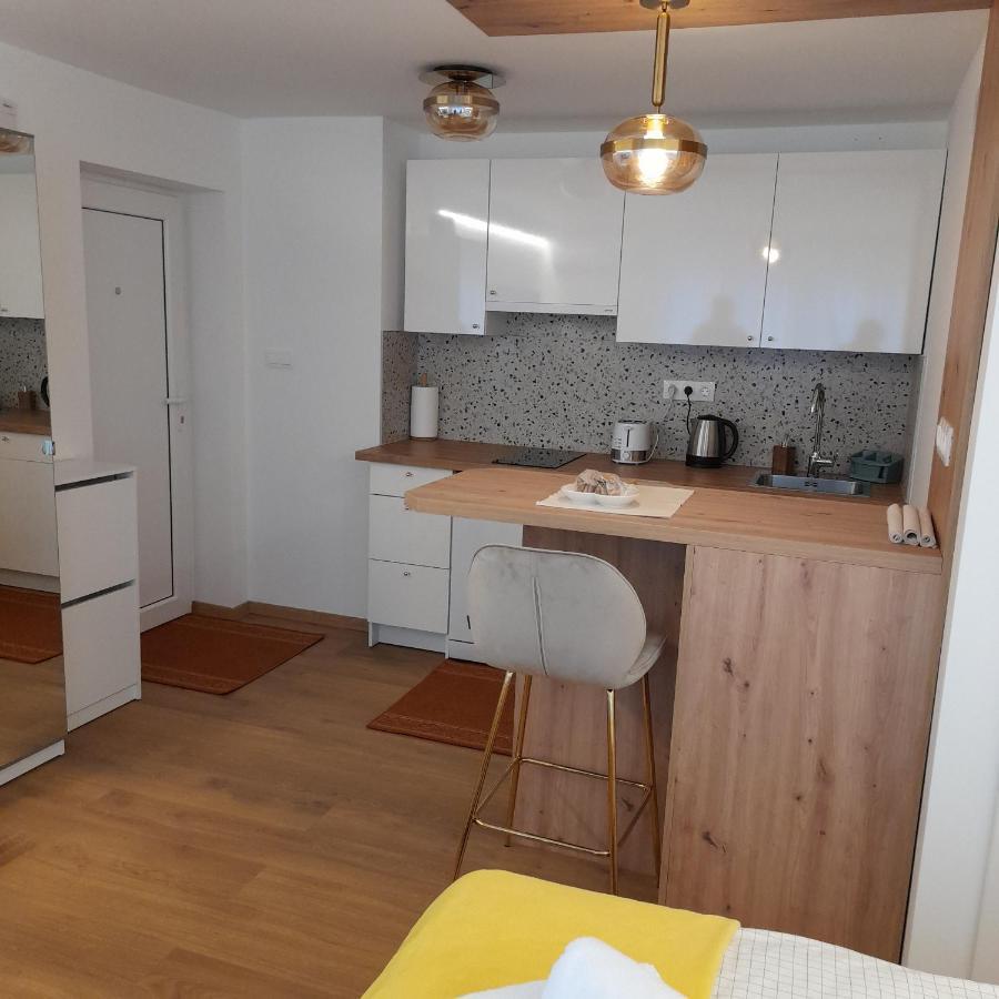 Studio Apartman Four Pearls Karlovac Ngoại thất bức ảnh